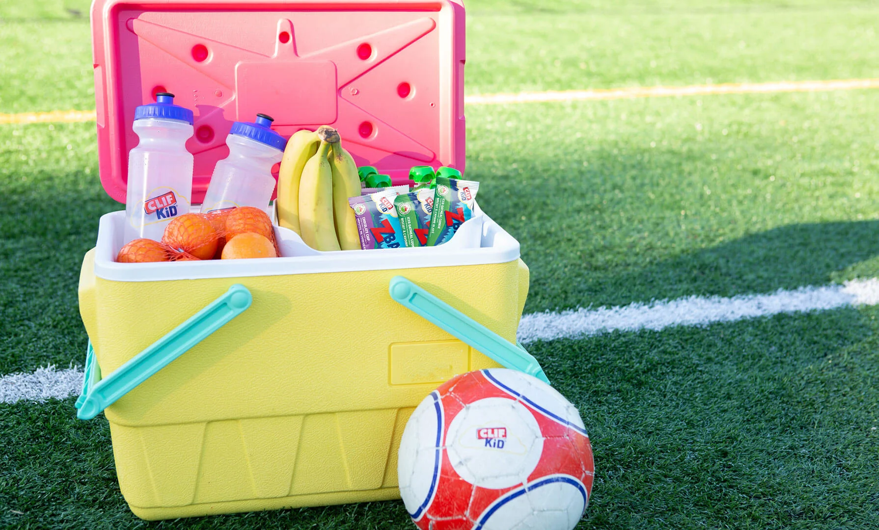 CLIF-Kid-Zbar-Chocolate-Chip-and-Iced-Oatmeal-Cookie-soccer-snacks-Canada__1_